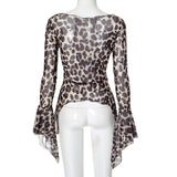 Top de manga larga acampanada con cuello en V y lazo anudado con estampado de leopardo 