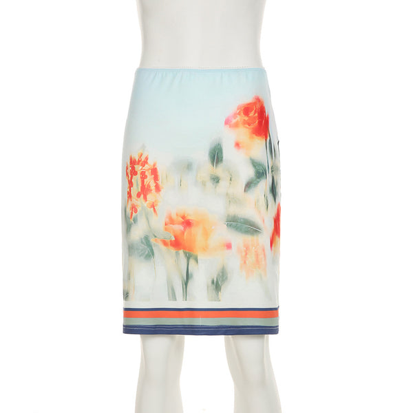 Minifalda fruncida con estampado floral en contraste 