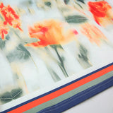 Minifalda fruncida con estampado floral en contraste 