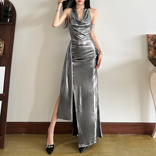 Robe longue métallique à col bénitier et boutons fendus 