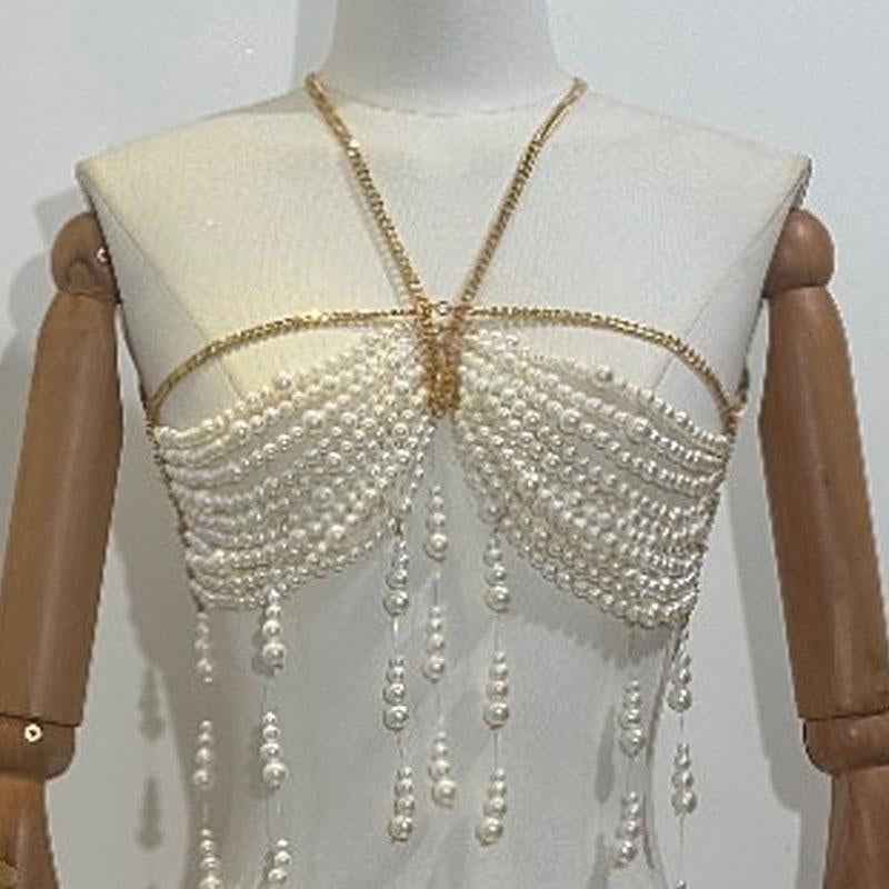 Haut dos nu ajouré avec chaîne en métal et perles 