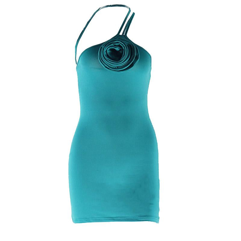 Vestido mini camisola sin espalda con apliques de flores irregulares 