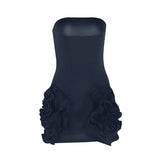 Mini-robe tube unie à dos nu avec appliques florales 