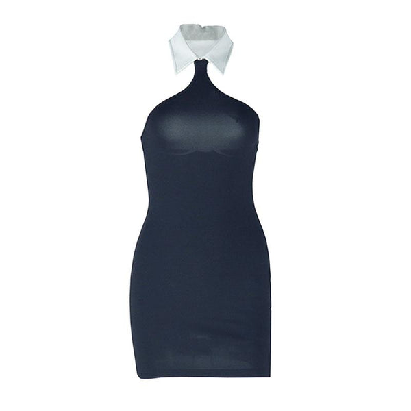 Mini-robe dos nu boutonnée à col retourné et à licou 