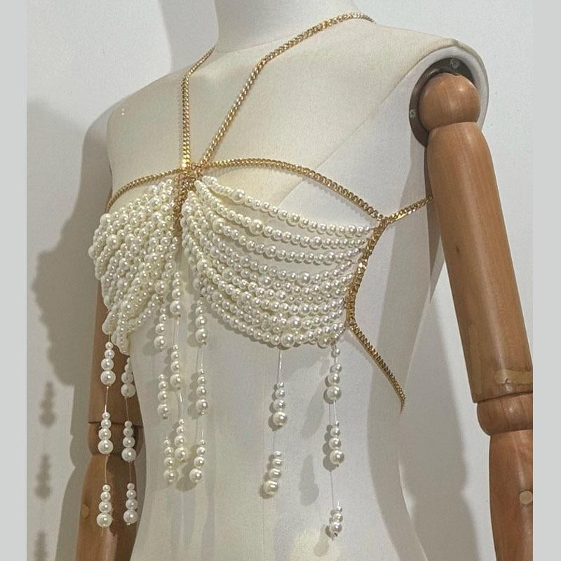 Haut dos nu ajouré avec chaîne en métal et perles 