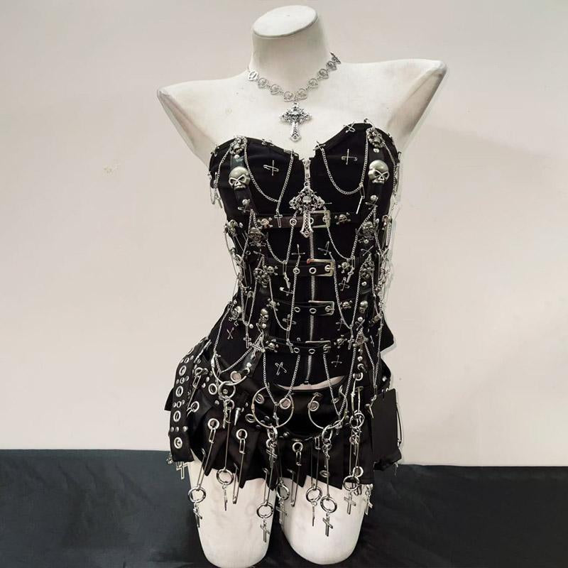 Haut zippé à col en cœur avec chaîne en métal et applique tête de mort 