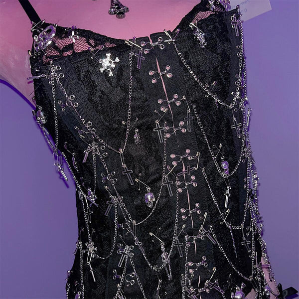 Metal chain skull applique v neck solid cami top