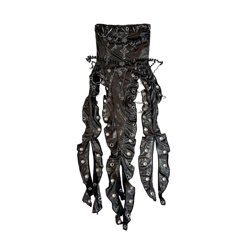 Robe mini tube avec chaîne en métal et anneau en O perlé et appliques croisées 