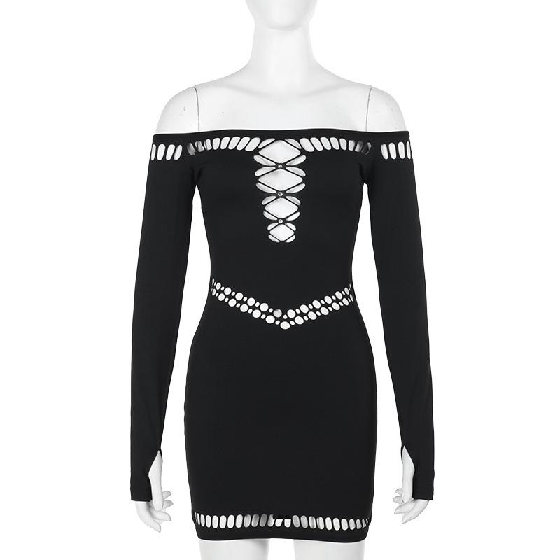 Robe mini ajourée à manches longues et épaules dénudées 