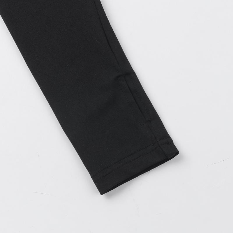 Robe mini ajourée à manches longues et épaules dénudées 