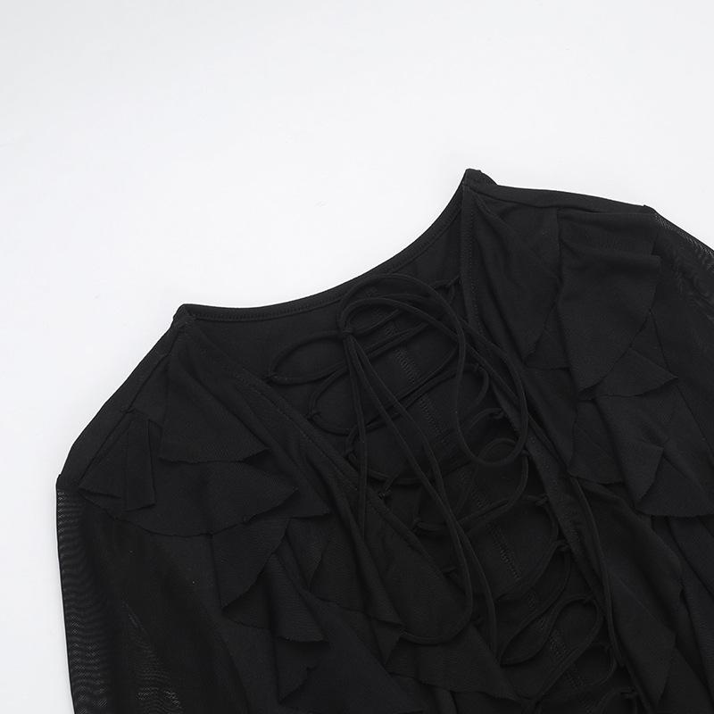 Mini-robe en maille à lacets et volants à manches longues 