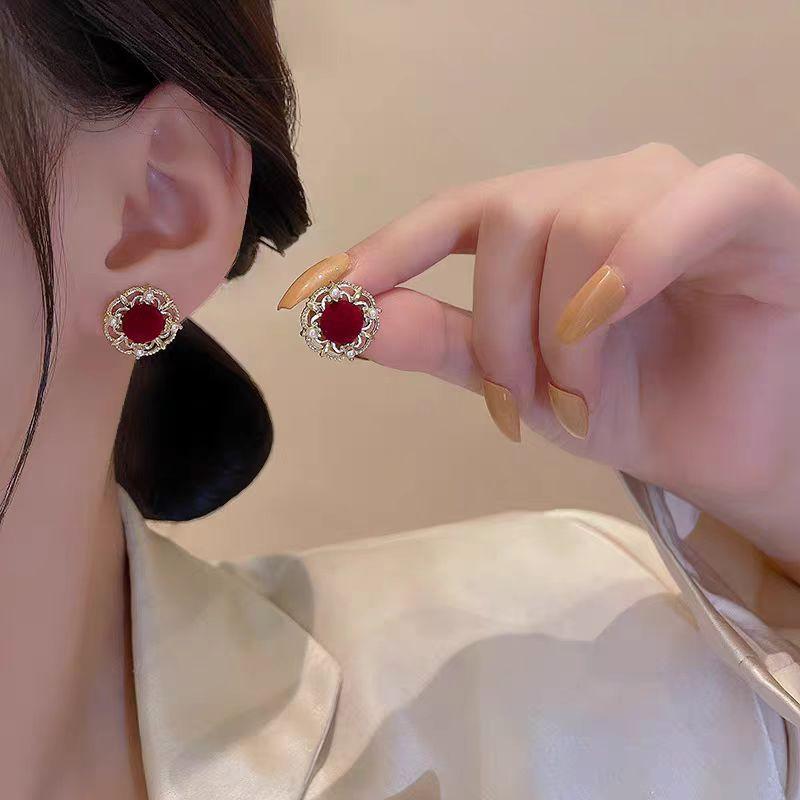 Pendientes con colgante de perla sintética con forma de corazón y lazo