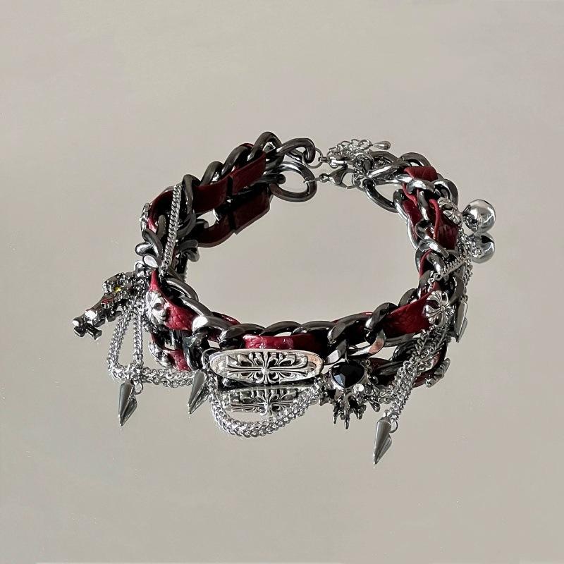 Collier ras du cou en cuir PU avec décor de cœur riveté