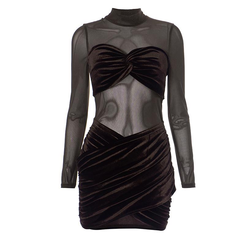 Mini-robe froncée en velours à manches longues et col haut 