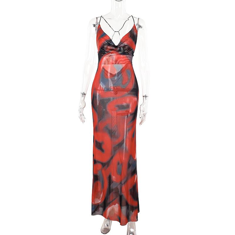 Robe longue à bretelles spaghetti et col bénitier en maille transparente 