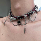 Collier ras du cou en cuir PU avec décor de cœur riveté