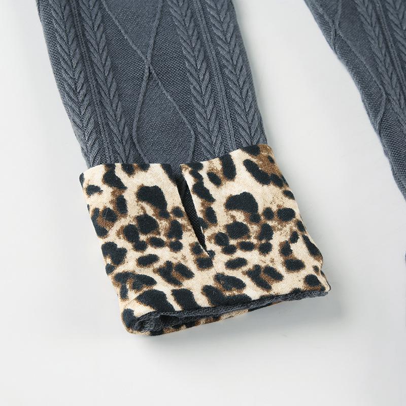 Top texturizado con cuello vuelto y estampado de leopardo de manga larga 