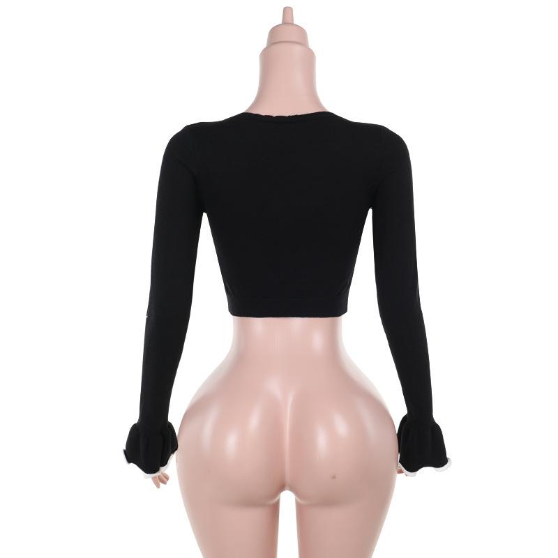 Top fruncido con cuello en V, volantes y mangas largas acampanadas 