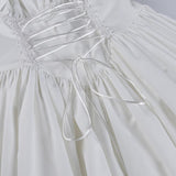 Mini-robe à manches longues, smockée, à lacets et ourlet en dentelle 