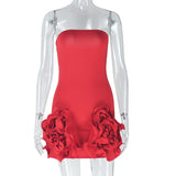 Mini-robe tube unie à dos nu avec appliques florales 