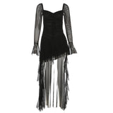 Vestido mini de malla irregular con mangas largas acampanadas y fruncido 