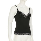 Haut camisole dos nu à col en V et ourlet en dentelle perlée 