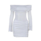 Mini-robe froncée à manches longues et épaules dénudées 