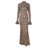 Robe longue à manches longues évasées et col haut à imprimé léopard 