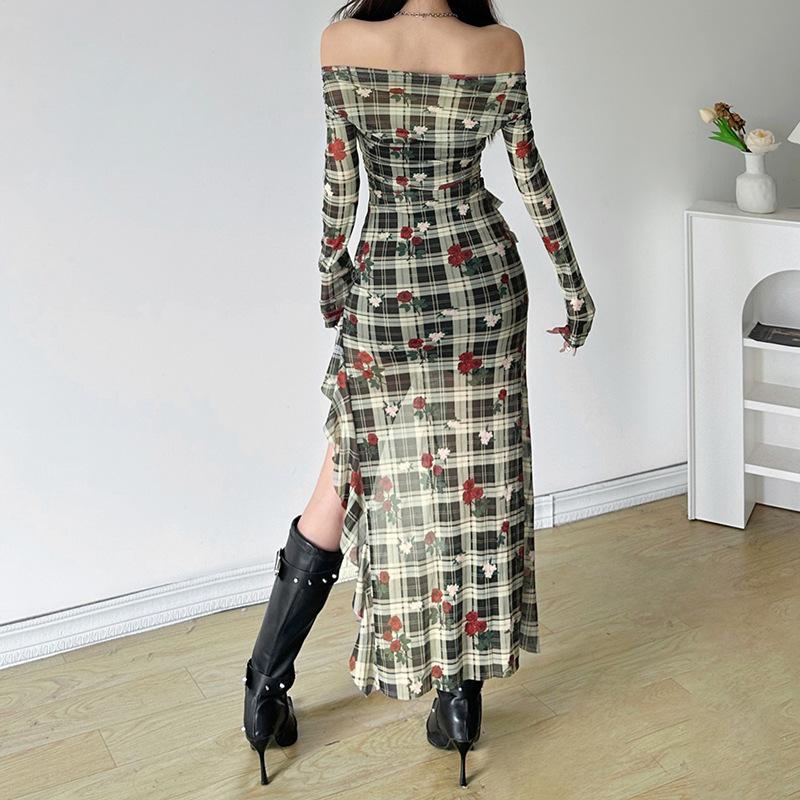 Vestido midi con volantes, estampado floral y hombros descubiertos de manga larga 