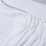 Mini-robe froncée à manches longues et épaules dénudées 