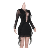 Mini-robe en maille à lacets et volants à manches longues 