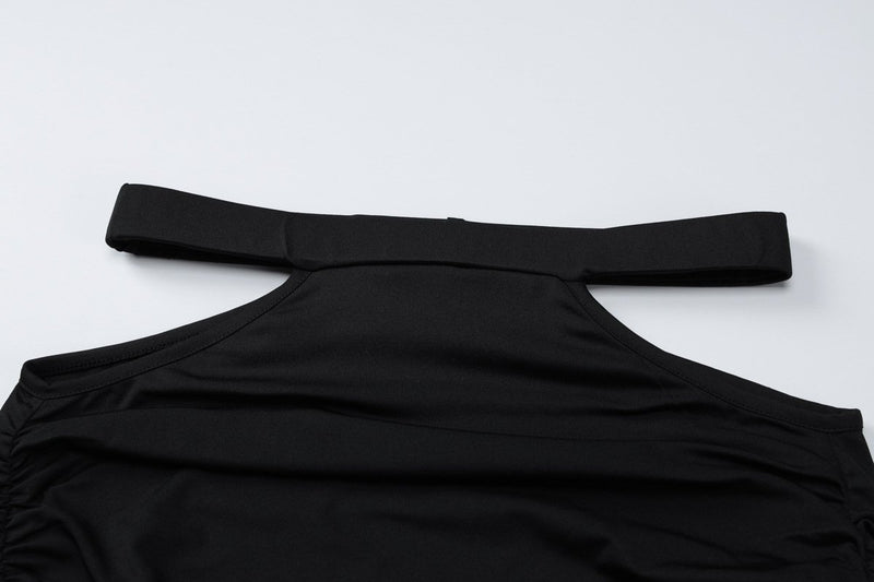 Robe longue ajourée à manches longues et épaules dénudées 
