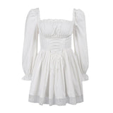 Mini-robe à manches longues, smockée, à lacets et ourlet en dentelle 