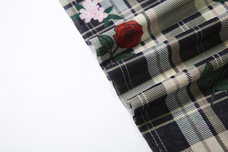 Vestido midi con volantes, estampado floral y hombros descubiertos de manga larga 
