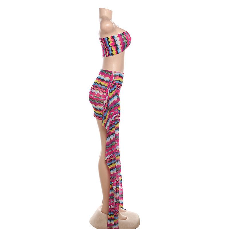 Conjunto de minifalda con estampado de malla irregular de un solo hombro 