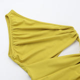 Vestido mini de un solo hombro fruncido con abertura y hueco irregular 