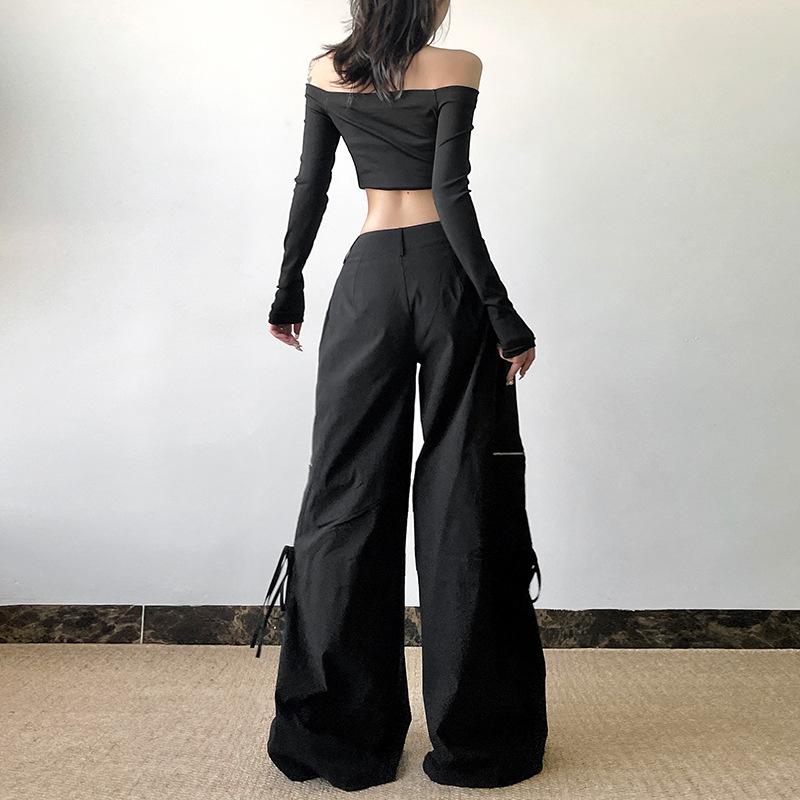 Pantalon droit taille haute avec poche zippée et bouton 