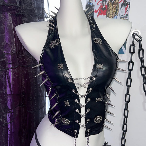 Haut en cuir PU avec lacets et chaîne en métal et applique tête de mort 