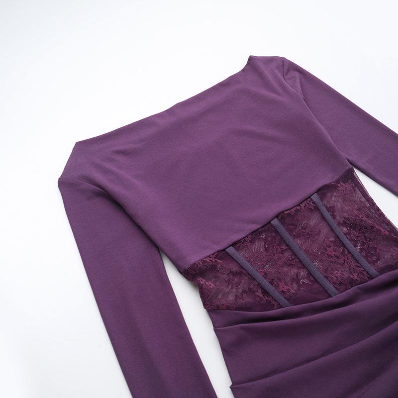Vestido mini de encaje con cordón fruncido y hombros descubiertos y manga larga 