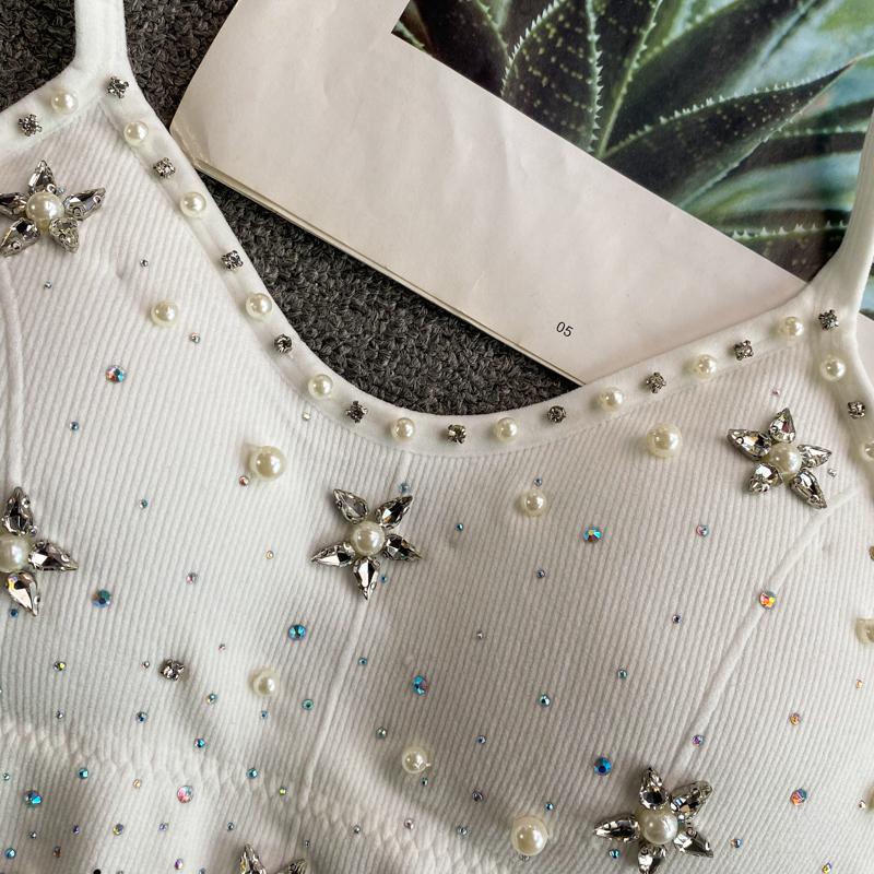 Haut camisole dos nu rembourré à col en V et perles 