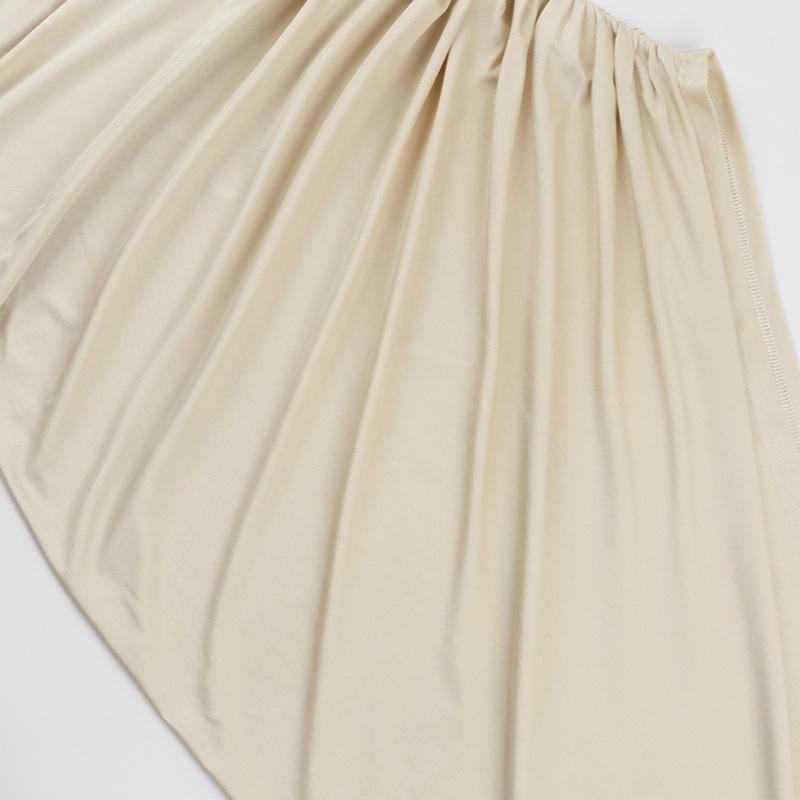 Vestido largo de tubo liso con frunces irregulares y huecos 