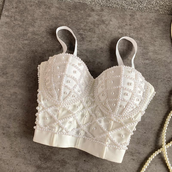 Haut camisole dos nu à col en V et perles boutonnées 