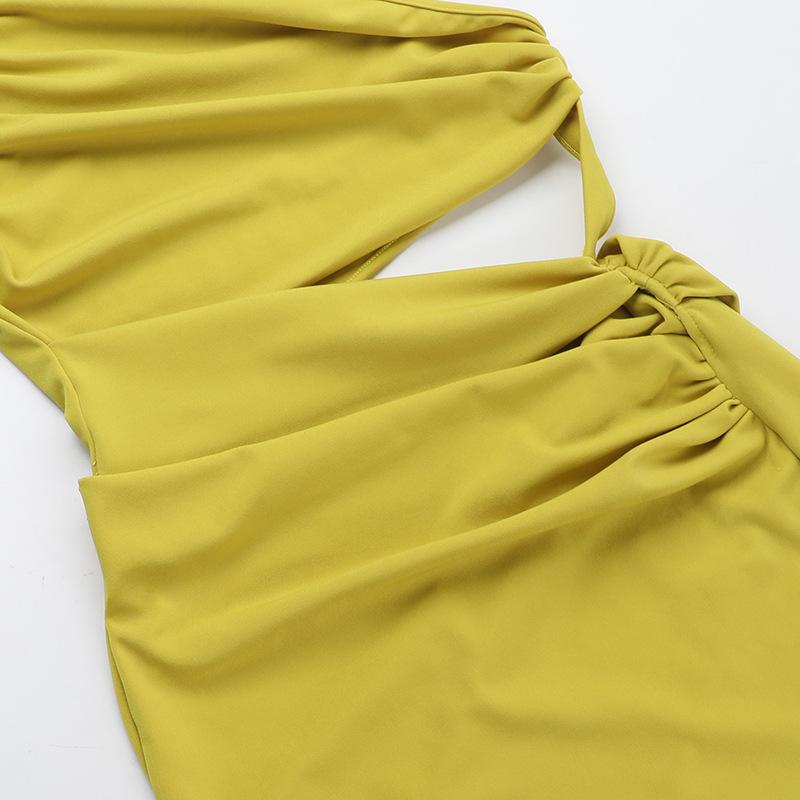 Vestido mini de un solo hombro fruncido con abertura y hueco irregular 