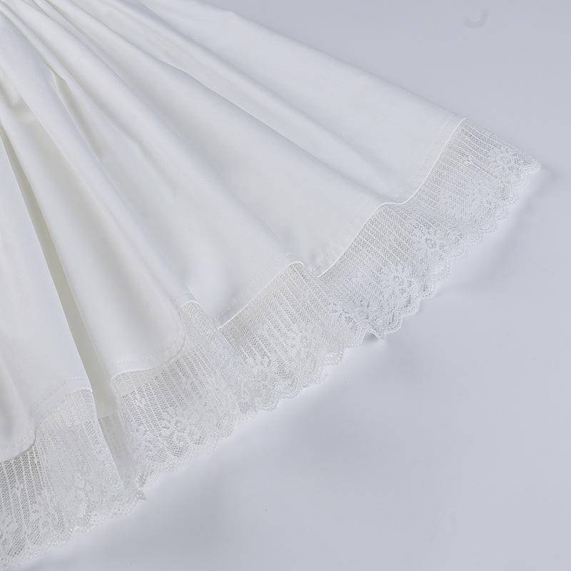 Mini-robe à manches longues, smockée, à lacets et ourlet en dentelle 
