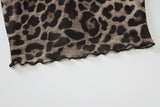 Top con volantes y estampado de leopardo con hombros descubiertos y manga larga 