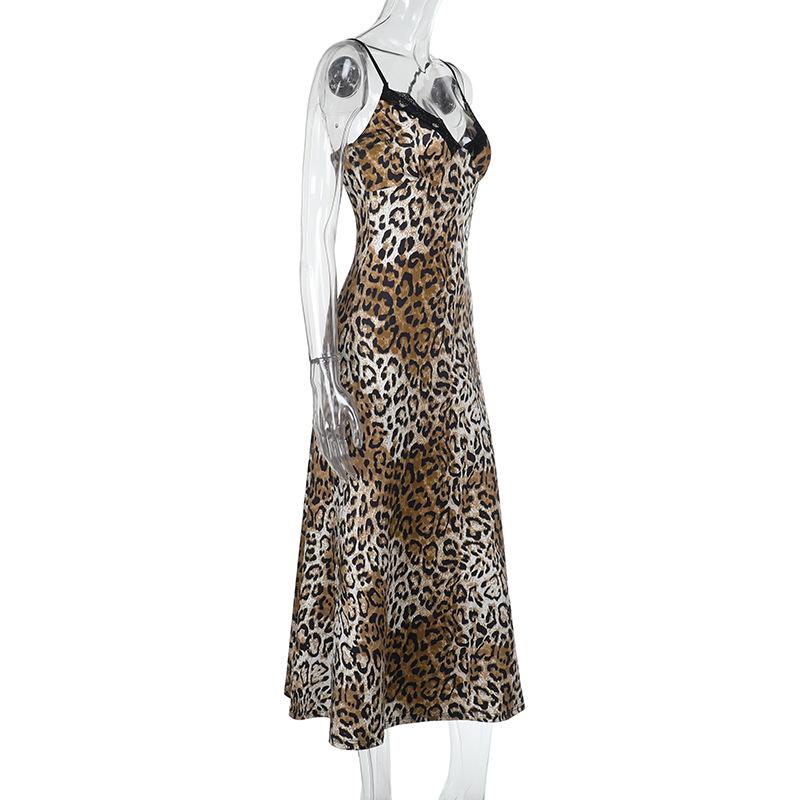 Robe midi à imprimé léopard avec ourlet en dentelle et col en V 