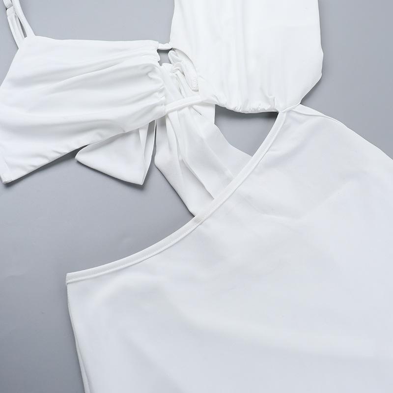 Robe longue unie à fronces et ajourées irrégulières 