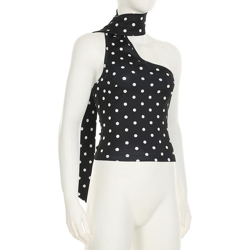 Top de un hombro sin espalda con cuello halter y lunares irregulares 