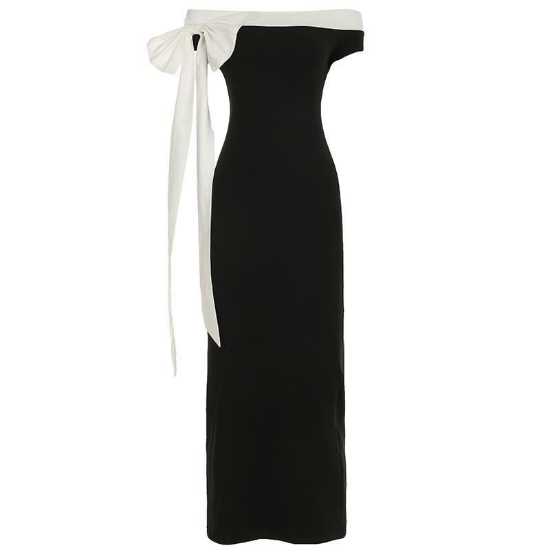Robe longue à épaules dénudées et contraste irrégulier 