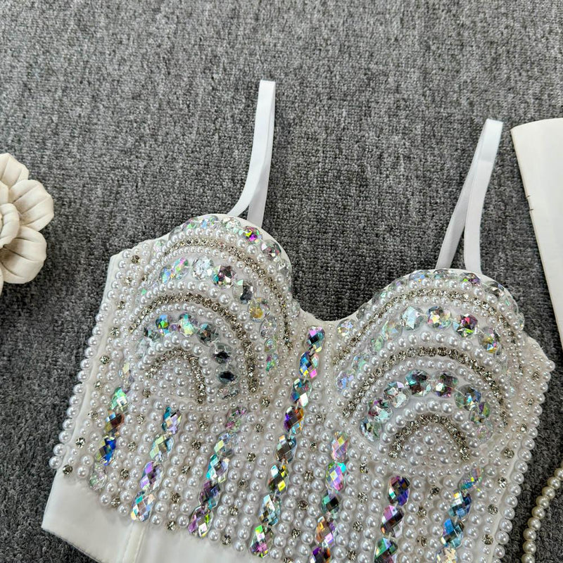 Haut camisole dos nu boutonné à col en V et perles 